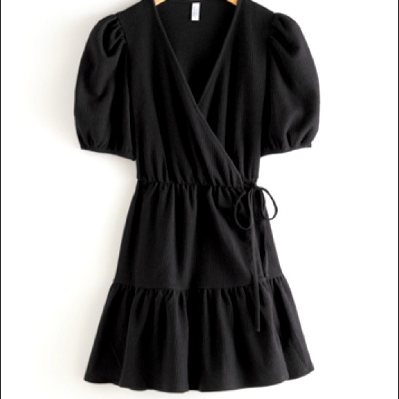 & Other Stories Dresses & Skirts - & Other Stories black ribbed puff sleeve wrap mini size SM
